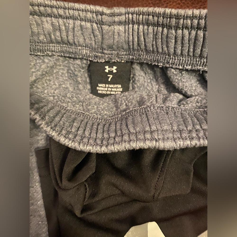 Under Armour Kids Size 7 Gray/Grey and Black Athletic Outfit Set! - Picture 5 of 5